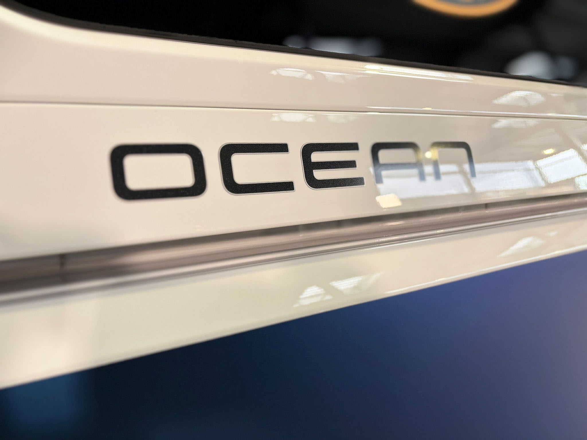 NN023_VW_T7_California_Bicolour_White_Avery_Blue-12