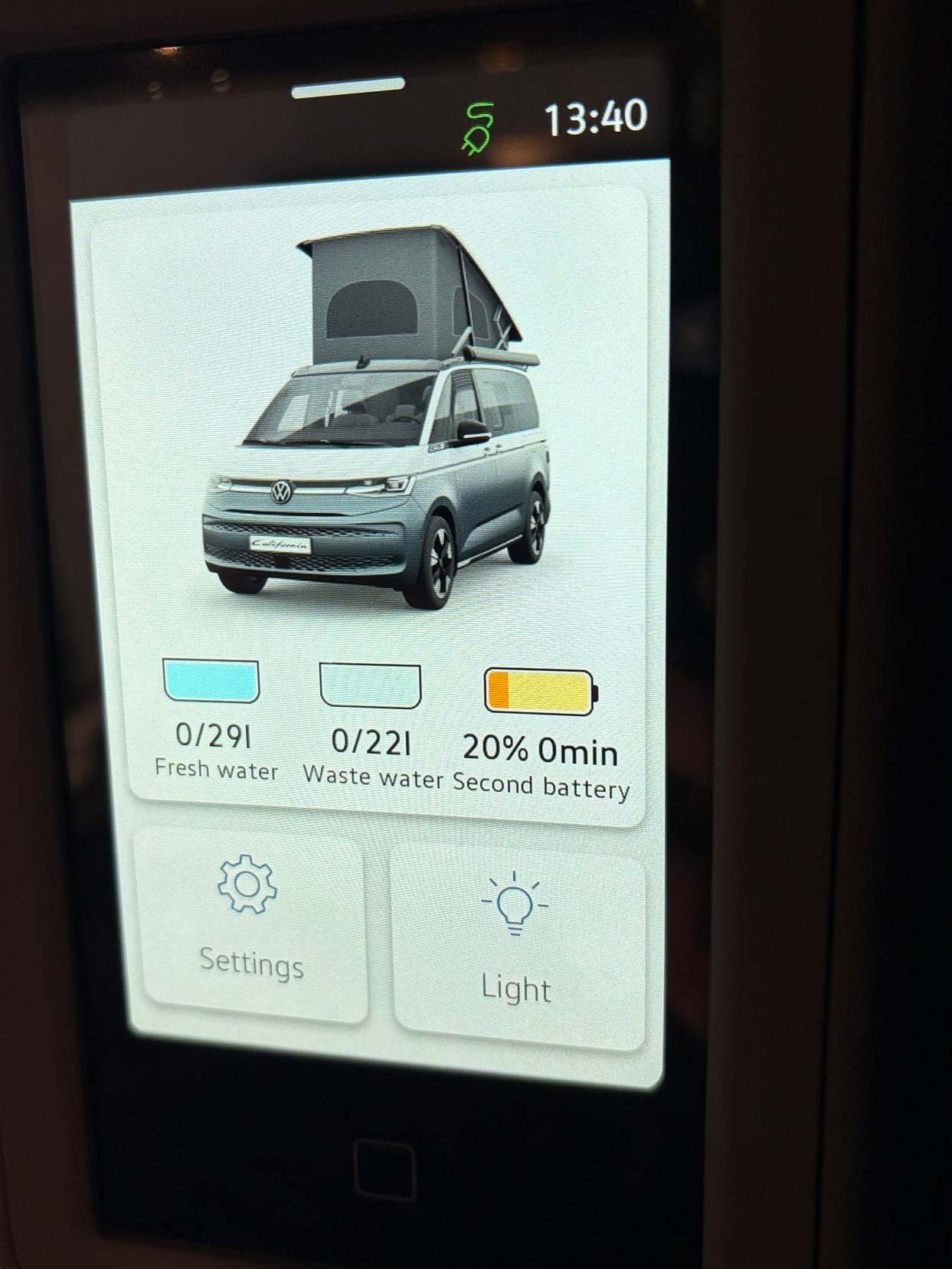 NN023_VW_T7_California_Bicolour_White_Avery_Blue-14