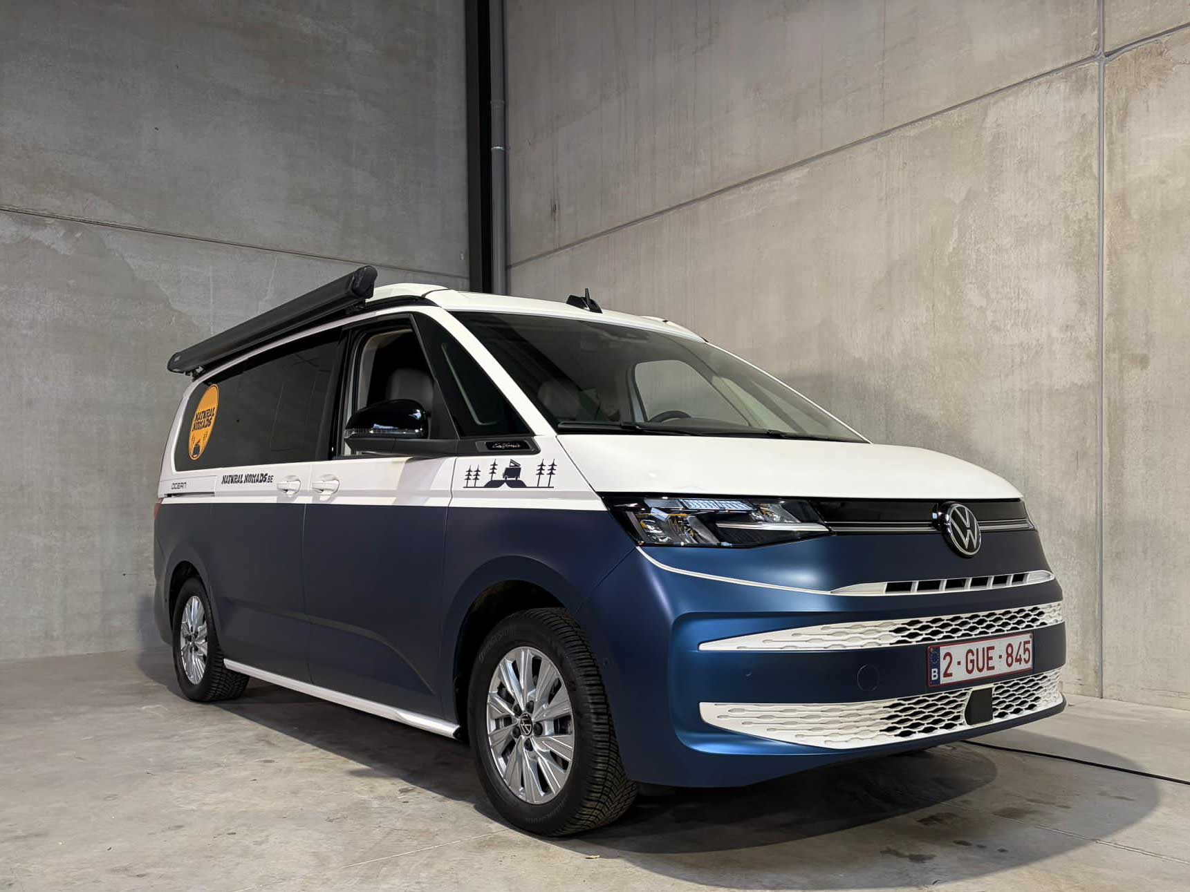 NN023_VW_T7_California_Bicolour_White_Avery_Blue-3