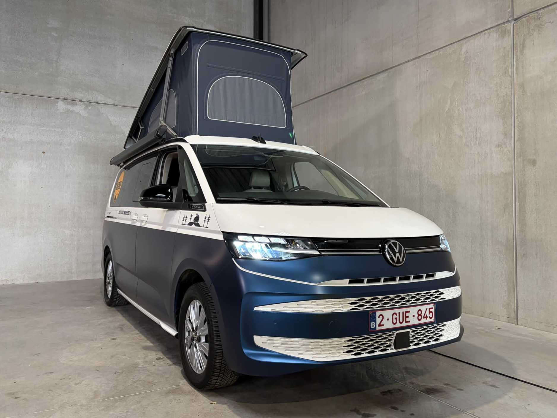 NN023_VW_T7_California_Bicolour_White_Avery_Blue-5